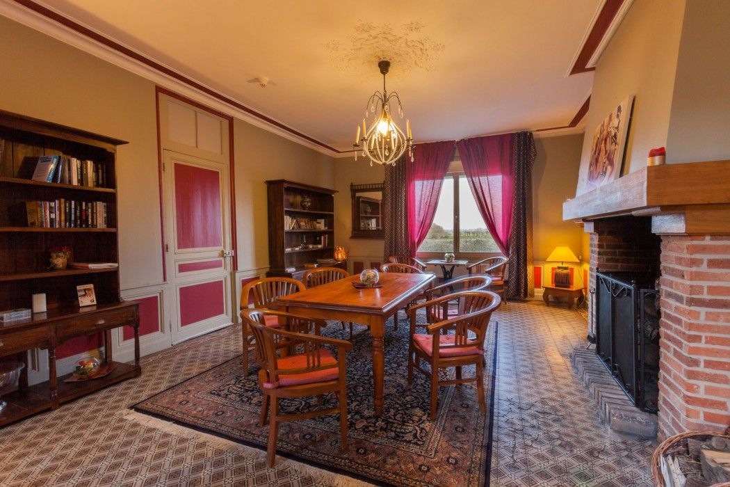 The Originals City, La Cour Carrée, Eu 3* Eu (Seine-Maritime)